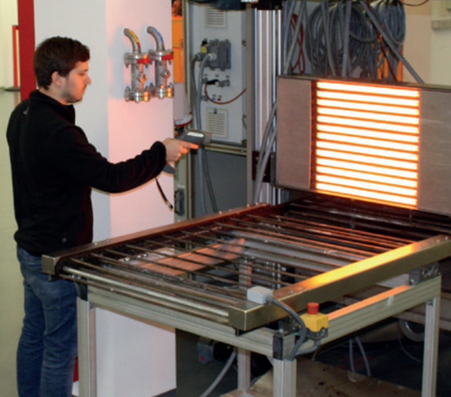 Ozone free infrared lamp
